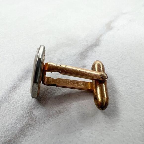 Vintage Mother of Pearl Single Cufflink - Picture 3 of 6